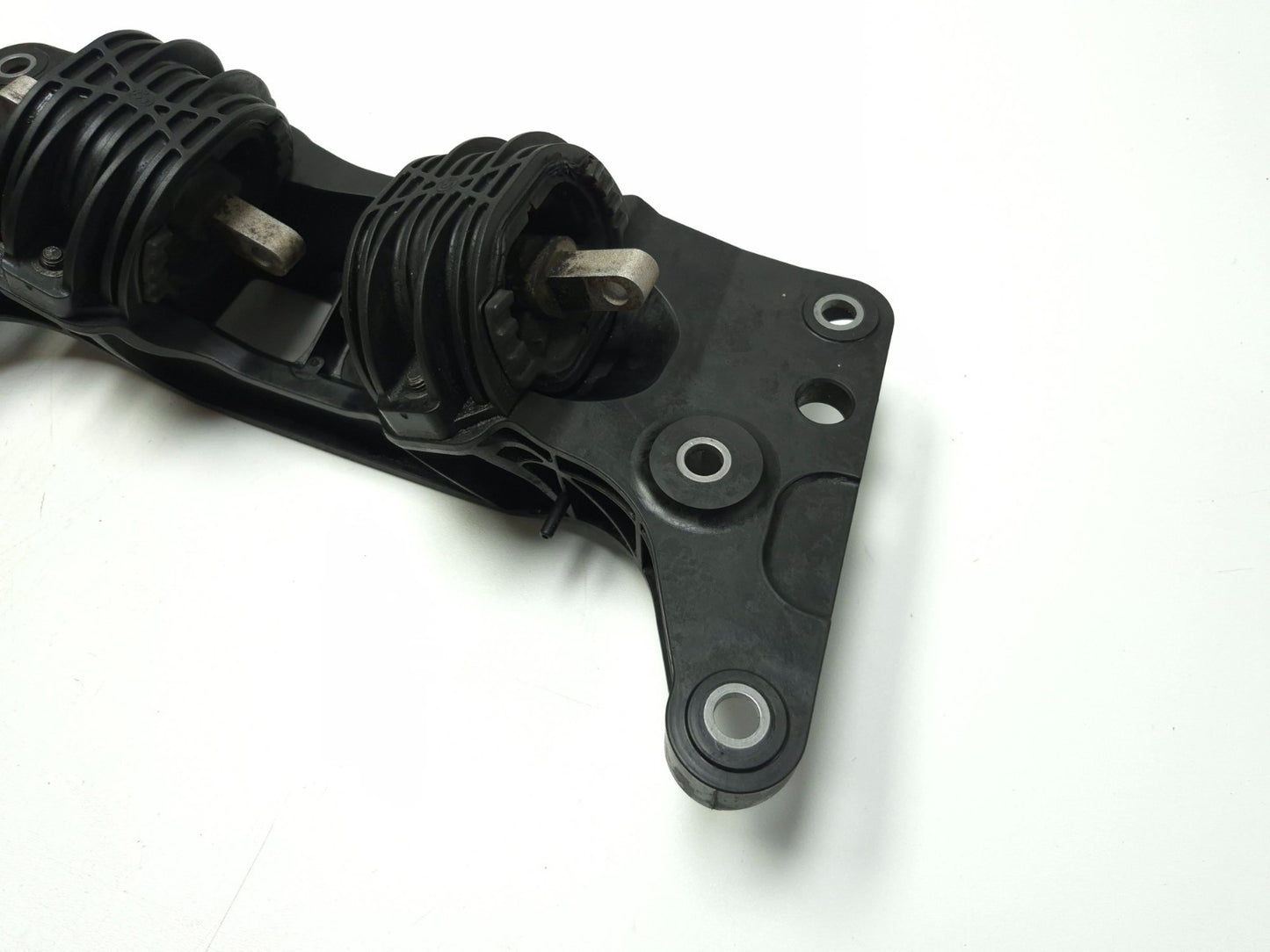 2011 BMW 750li Transmission Support Crossmember Mount Bracket OEM