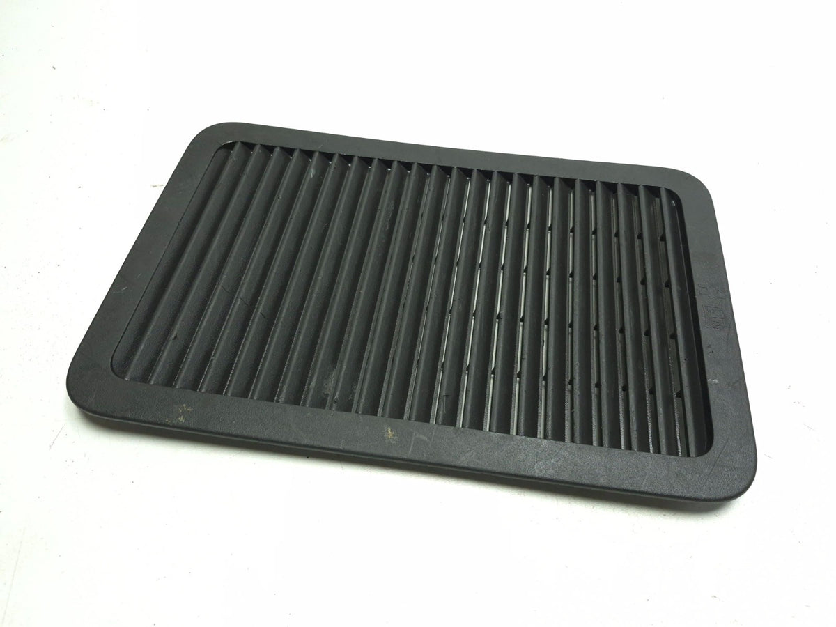 2016 Ford Transit Connect Rear Quarter Air Vent Grill Cover Pair OEM