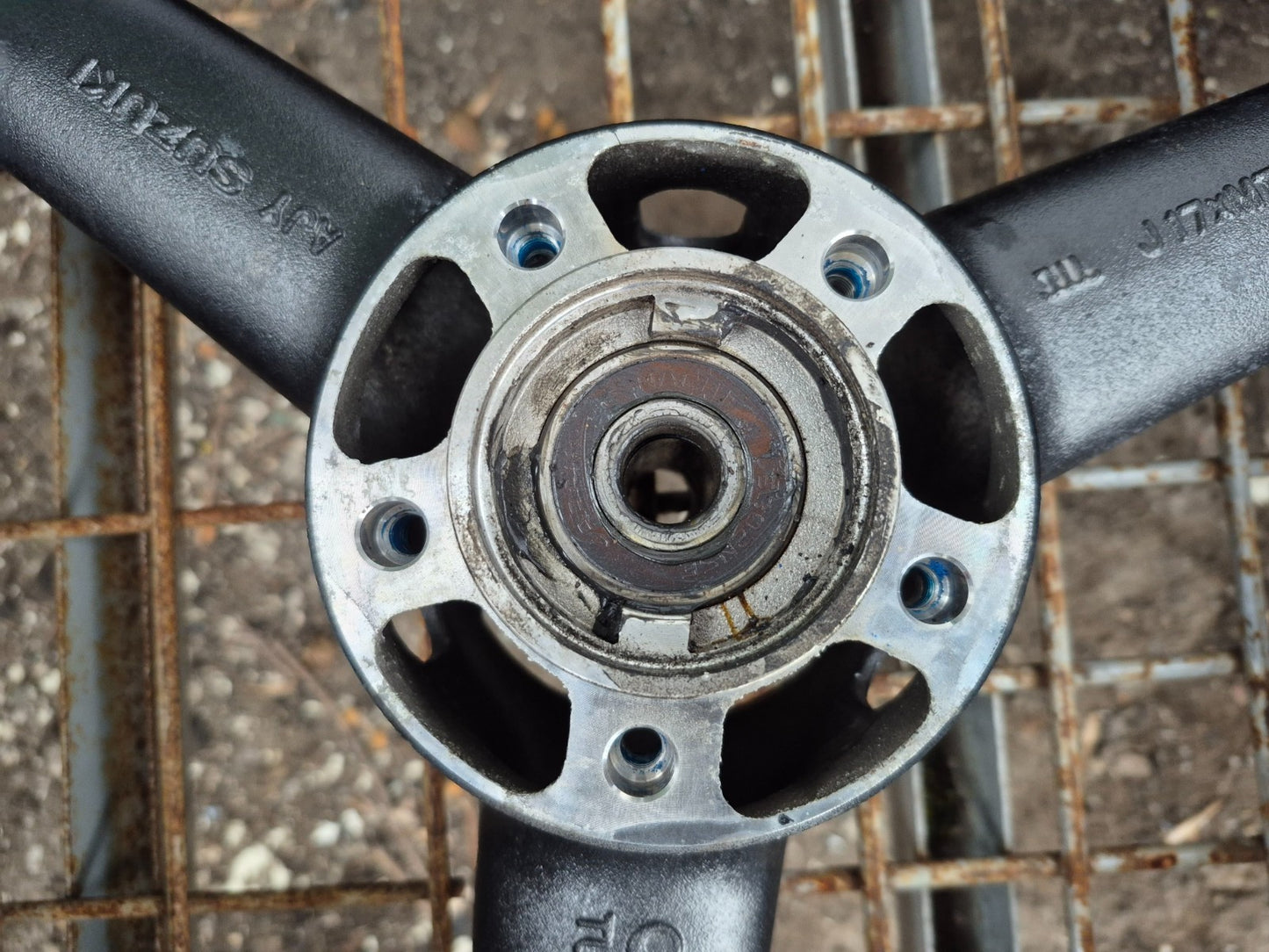 2001 Suzuki Gsx 750f Katana  Rear & Front Wheel W/ Tire Pair R 17 OEM
