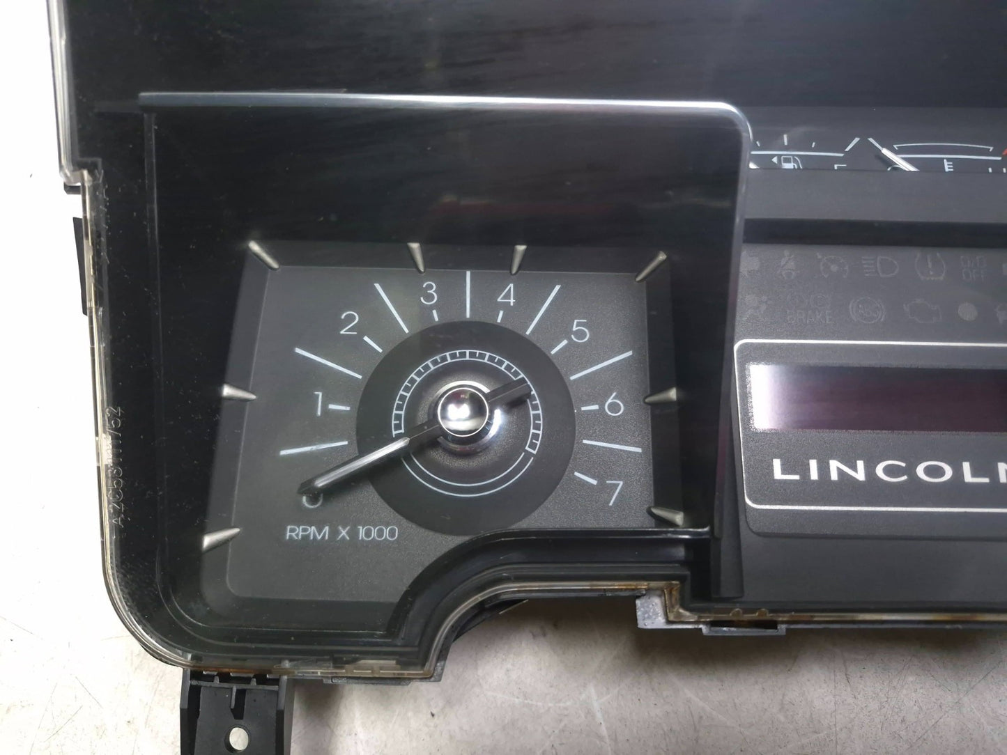 2008 Lincoln Navigator Speedometer Instrument Cluster Gauge OEM