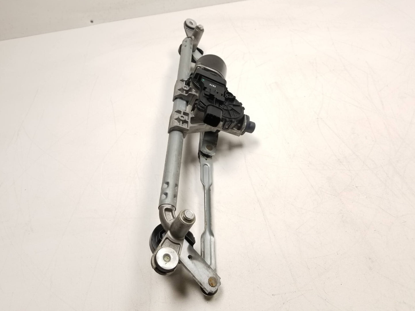 2020 Hyundai Venue Windshield Wiper Motor W/ Linkage OEM