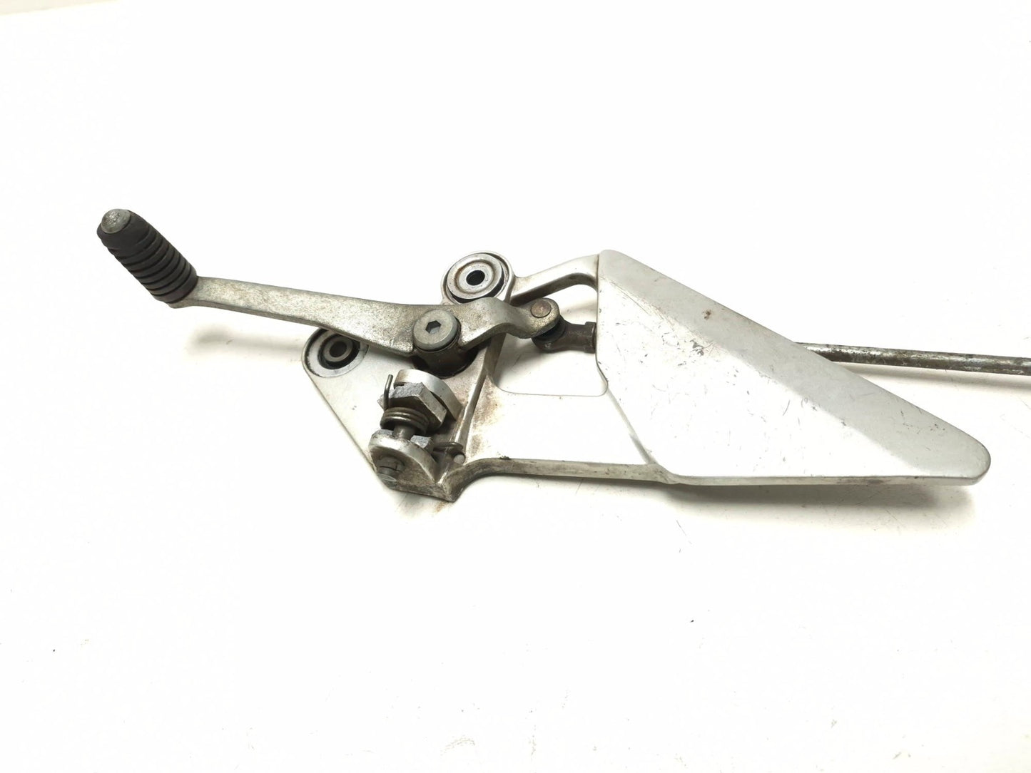 2004 Yamaha Fz6 S Gear Shift Lever W/ Left Footrest Bracket Assy OEM