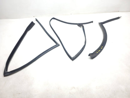 2007 Range Rover Rear Door Molding & Weatherstrip Seal Driver Side Left Set OEM