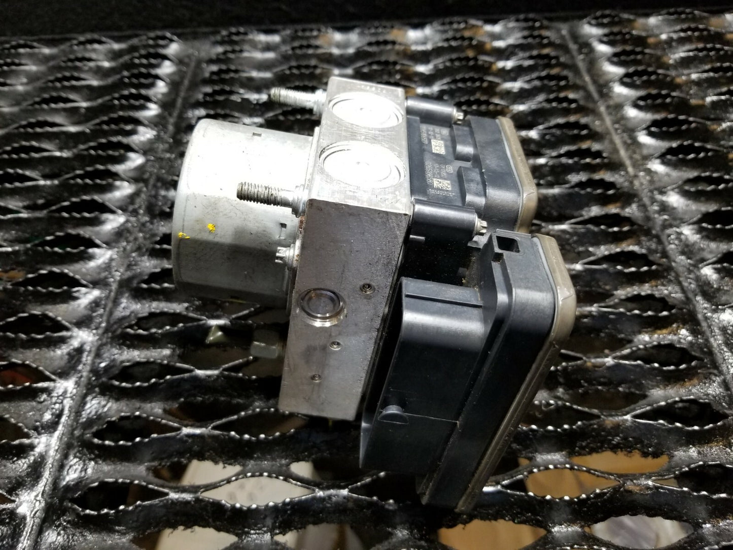 2018 Nissan Sentra ABS Anti Lock Brake Pump OEM 8k