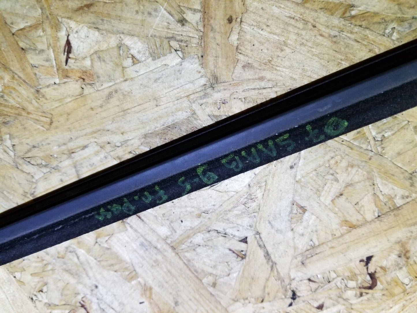 06 07 08 09 Saab 9-5 Aero Front Right Pass Side Door Window Trim Molding OEM