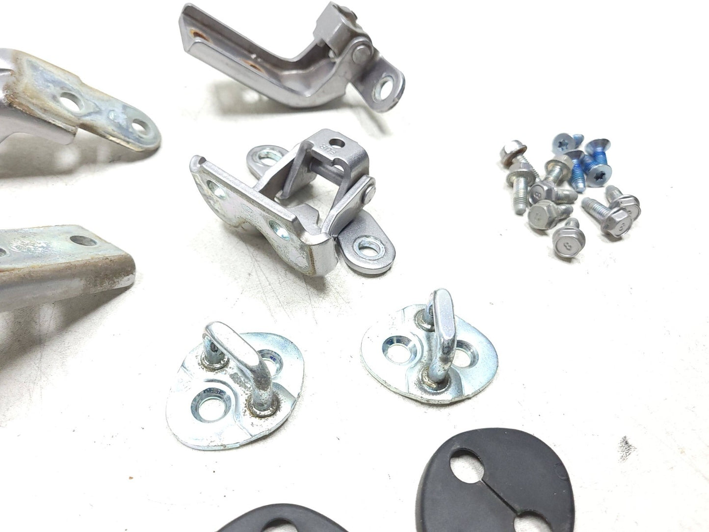 09-14 Hyundai Genesis Door Hinge Passenger Side Front & Rear OEM Sedan