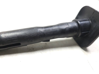 09-16 Hyundai Genesis Seat Side Trim W/ Guide Sleeve & knob Front Passenger OEM