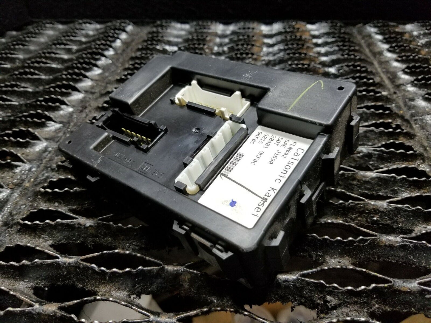 13 14 15 16 17 Nissan Versa  Bcu Bcm Body Control Module 284b19kf0c OEM