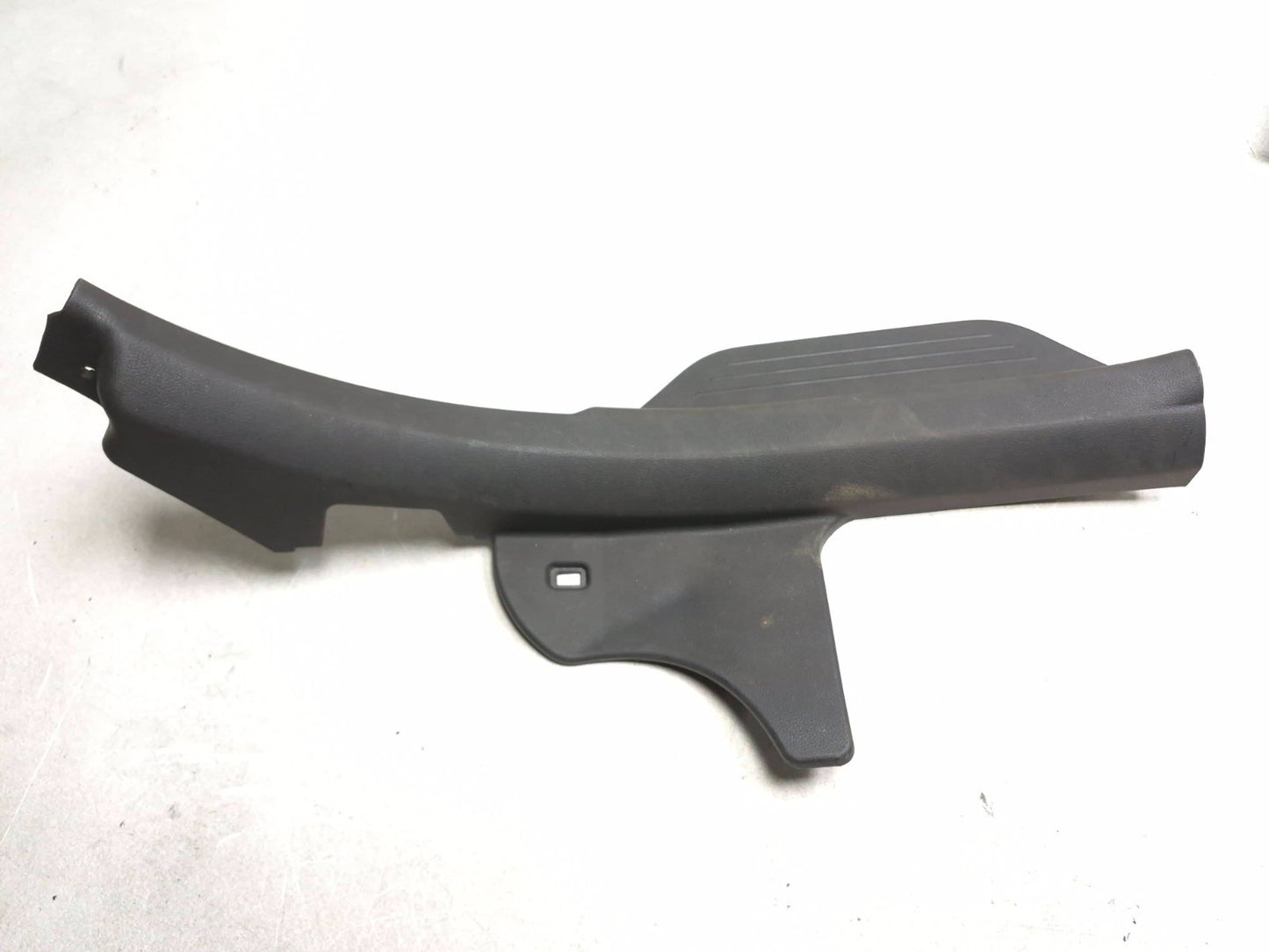 2013 Hyundai Sonata Door Scuff Plate Sill Rear Left & Right OEM