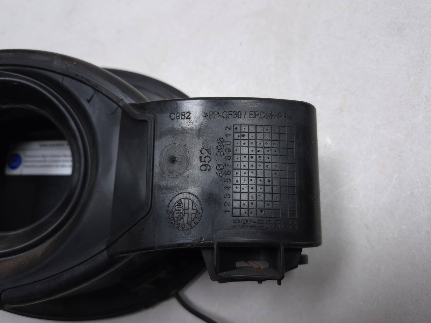 2021 Alfa Romeo Giulia Fuel Tank Door Lid W/ Gas Cap & Housing Assy Oem✅