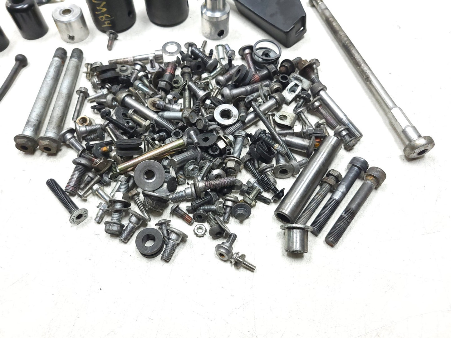 2007 Kawasaki Ninja Zx-6r Zx600  Misc Chassis Bolts And Hardware OEM