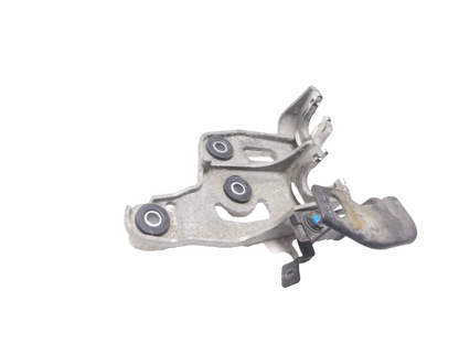 2014 - 2016 Kia Soul Mt Shift Cable Mount Bracket  OEM