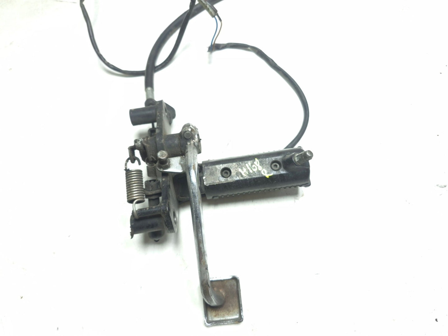 1991 Kawasaki Vulcan 500 En500 Front Right Footrest W/ Brake Pedal Assy OEM
