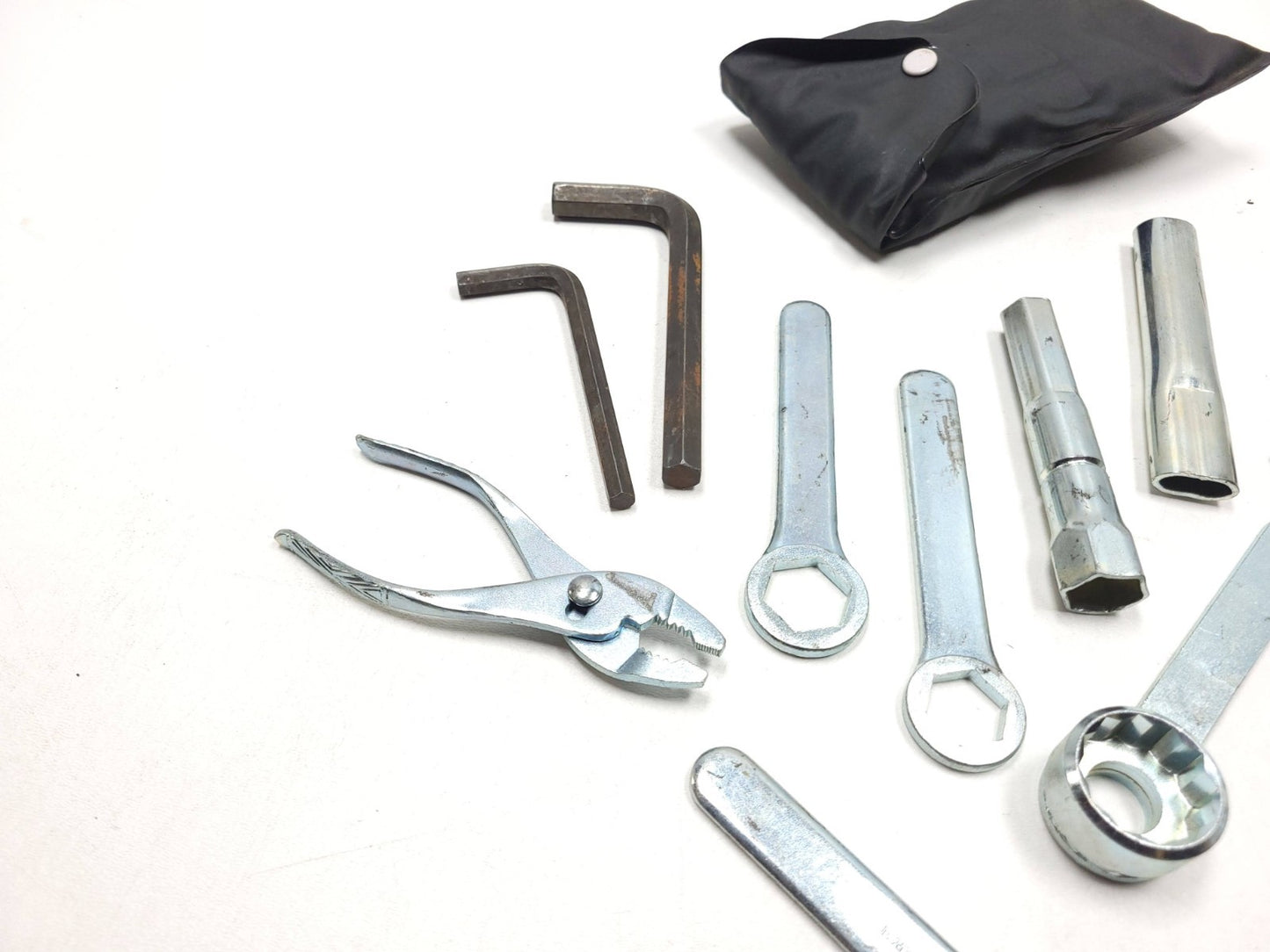 2007 Yamaha Xvs 1300 V-star Tool Set OEM