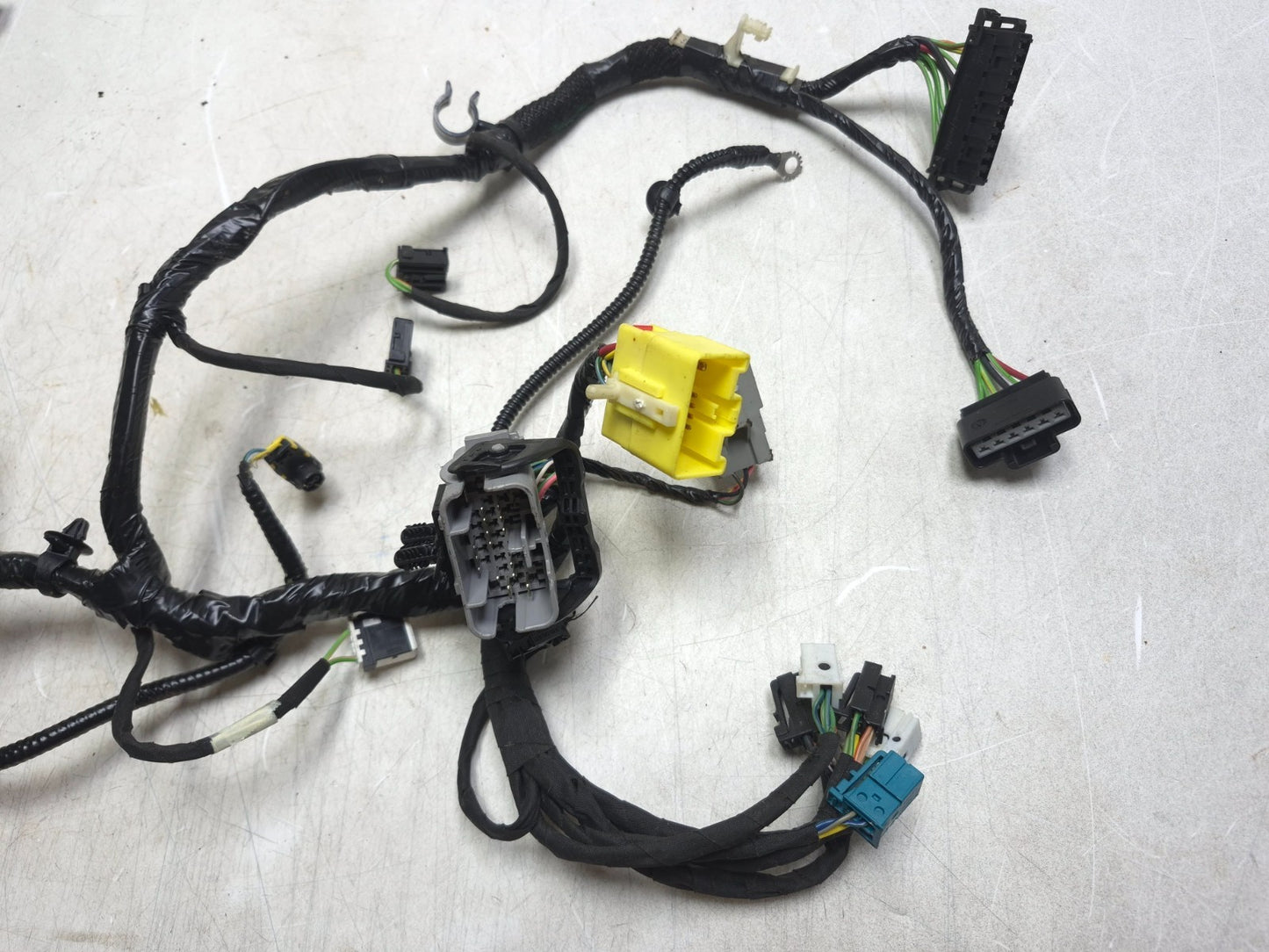 2018 Chrysler 300 Front Seat Wire Harness Right Passenger Side OEM