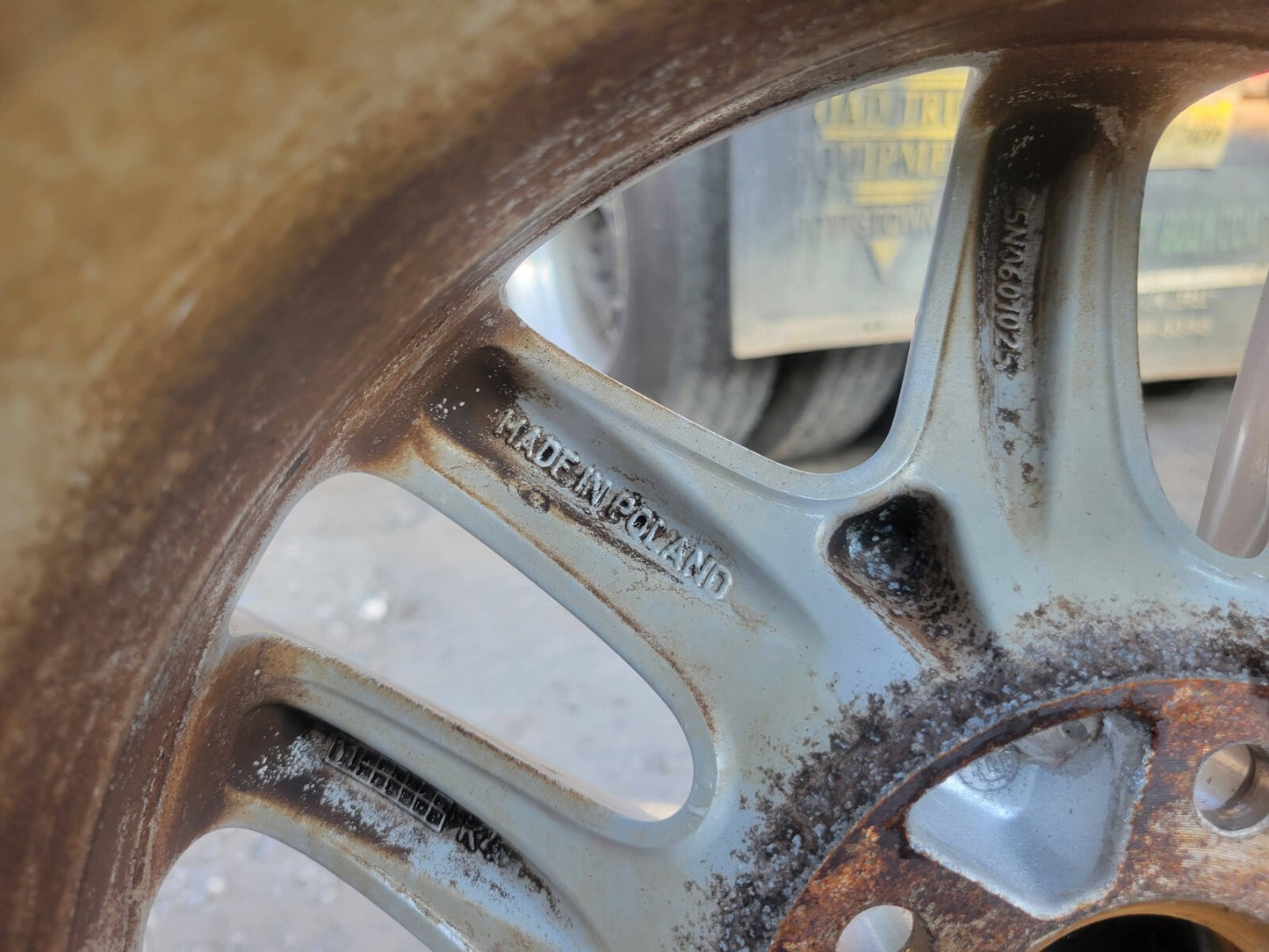 2011 Volkswagen Tiguan Wheel Rim 16x6.5j & Tire General 215/65r16 2pcs OEM