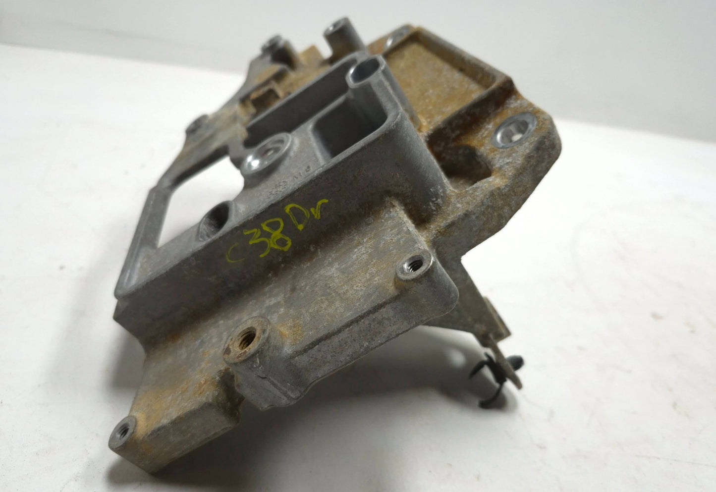 2015 Nissan Juke Engine Mount Bracket OEM