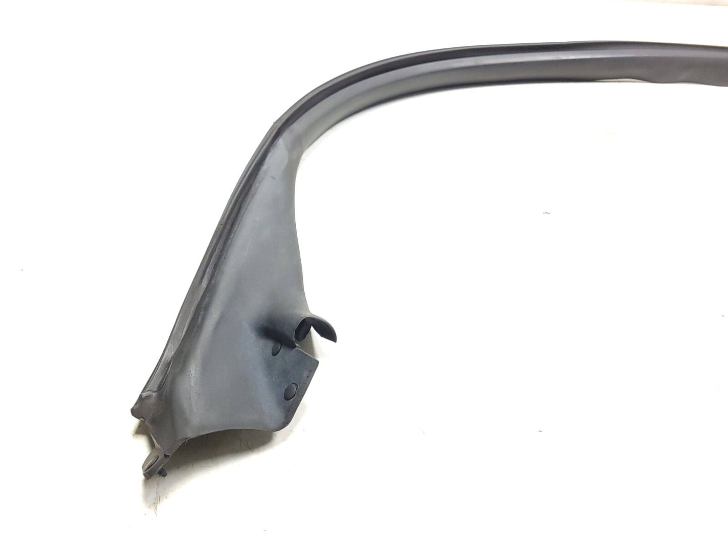 2009 - 2013 Hyundai Genesis Coupe Upper Door Glass Weatherstrip Left & Right OEM