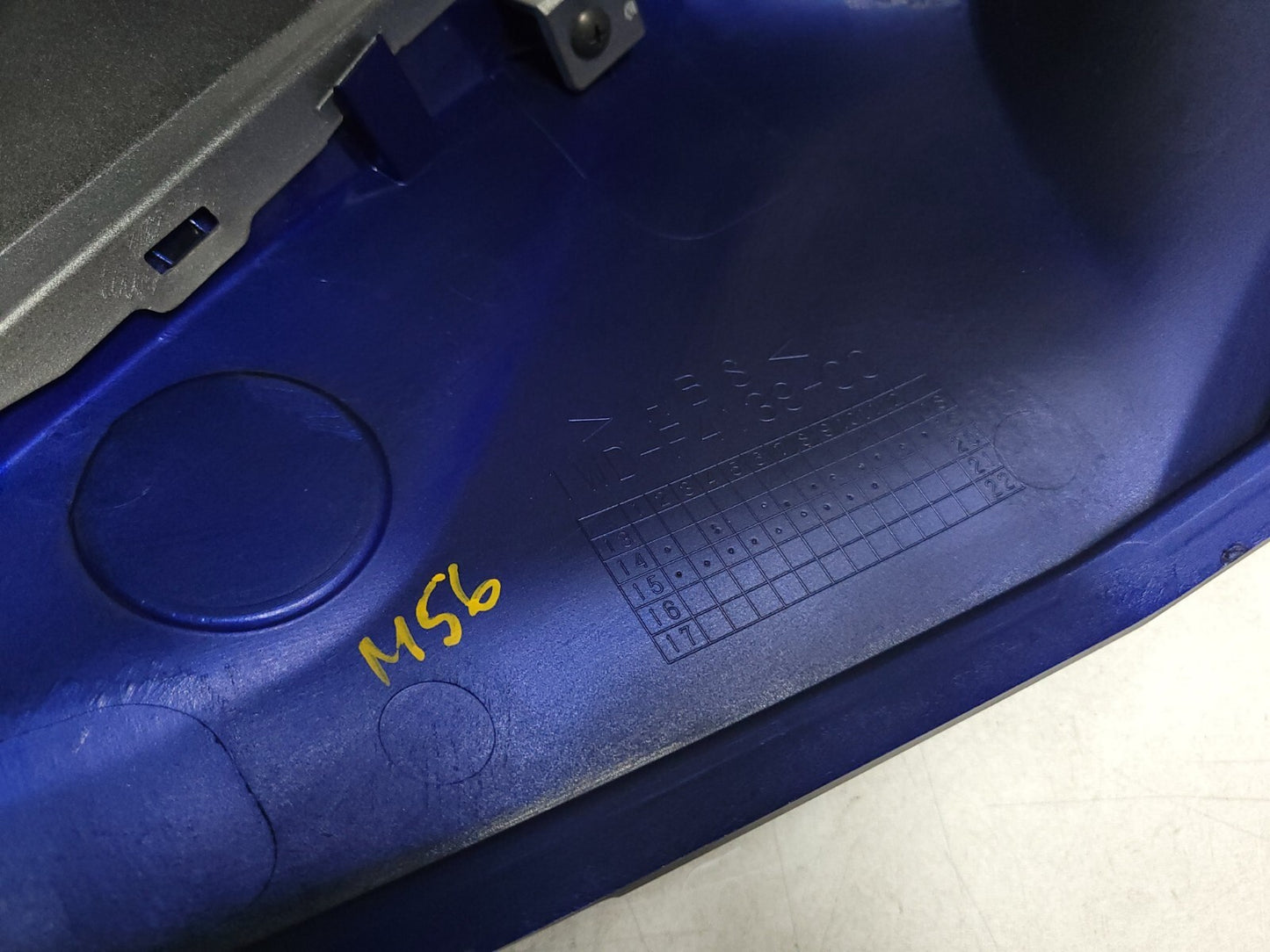 15 - 18 Yamaha Yzf-r3 Fuel Tank Cover Fairing OEM