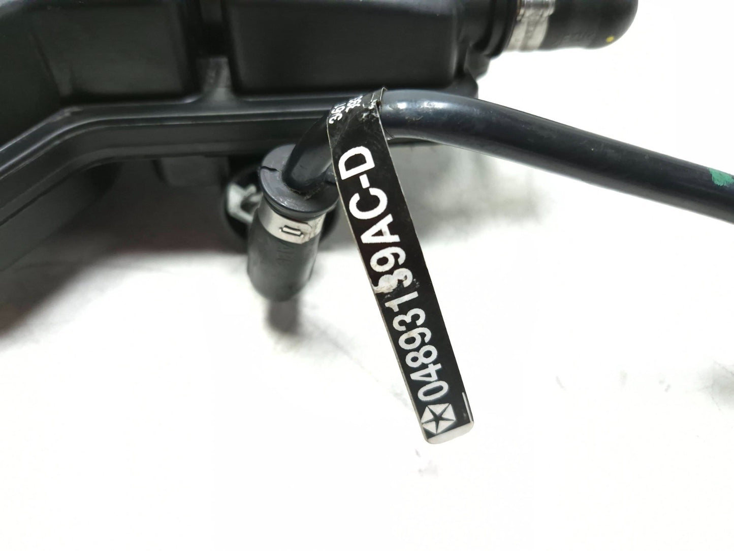 2014 Fiat 500l Engine Oil Separator W/ Hoses OEM