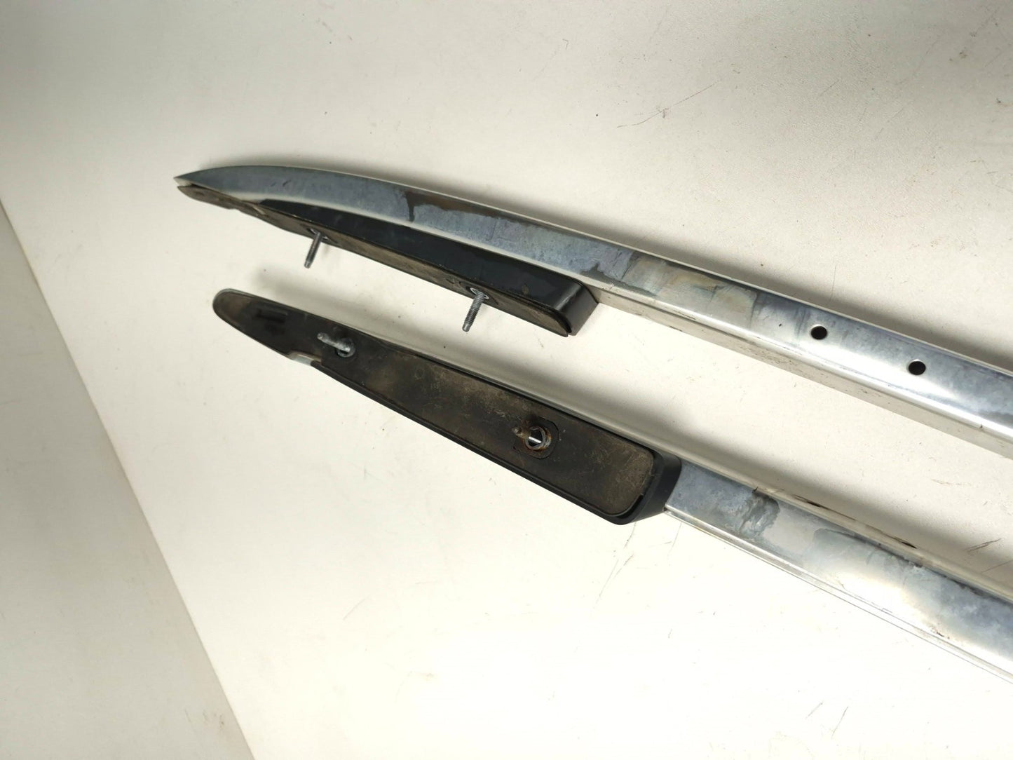 2011 Volkswagen Tiguan  Roof Luggage Rack Rail Pair OEM