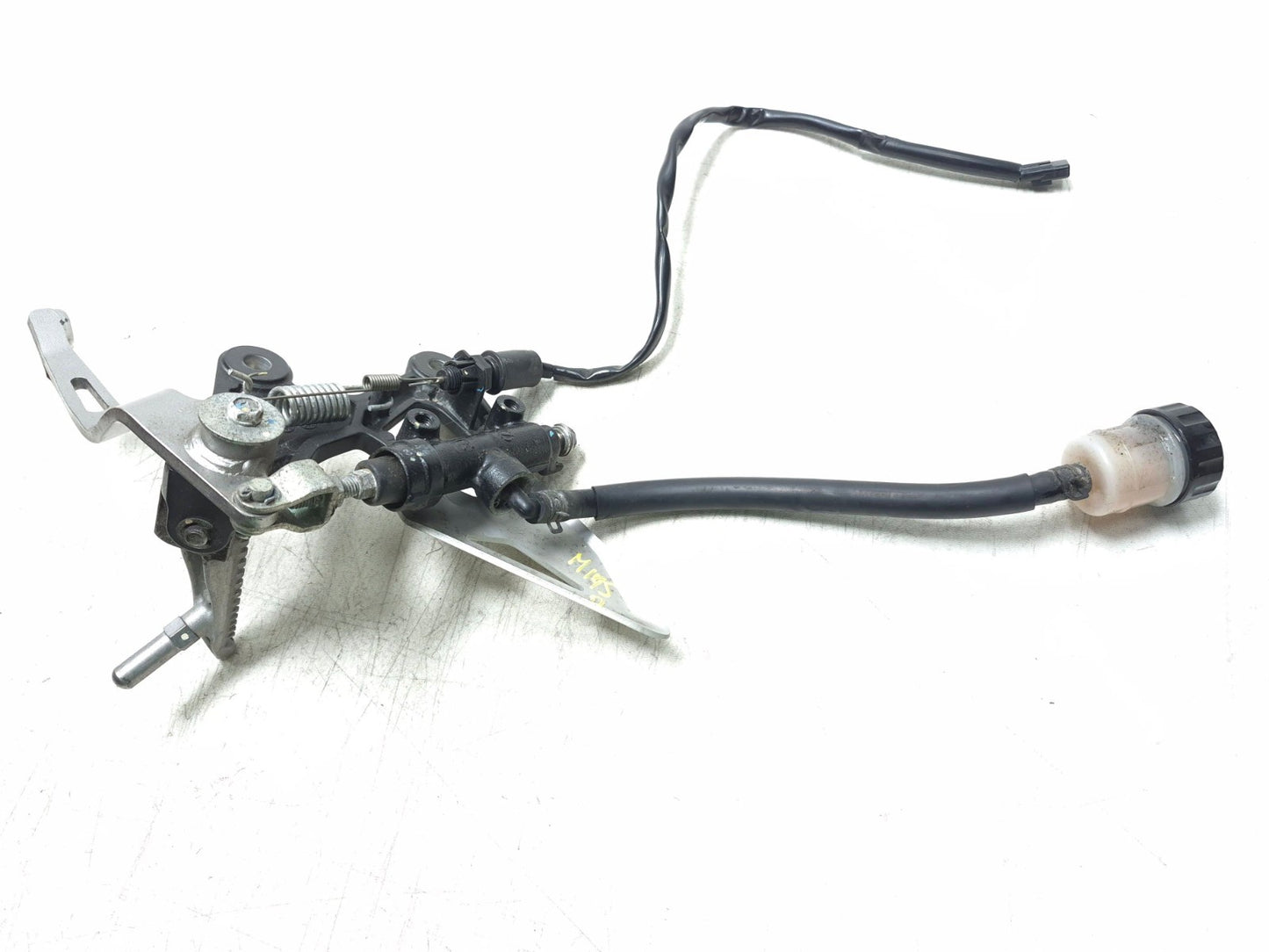 2019 Kawasaki Z400 Er400d Right Footrest & Brake Master Cylinder W/ Pedal OEM