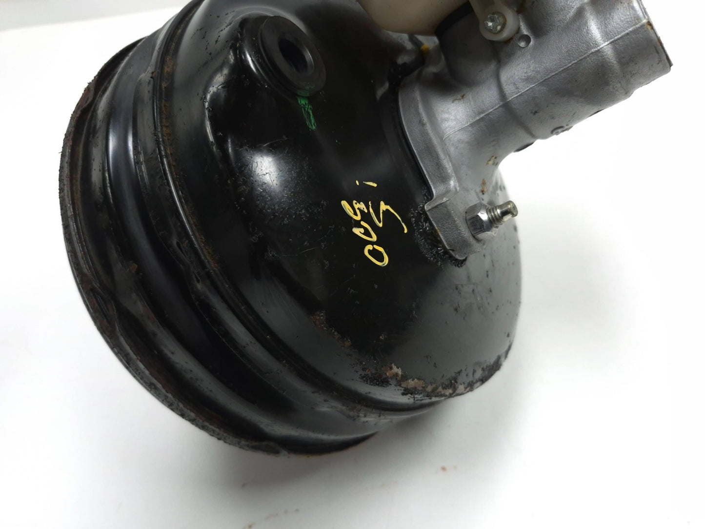 2015 Chrysler 300s Power Brake Booster W/ Master Cylinder OEM
