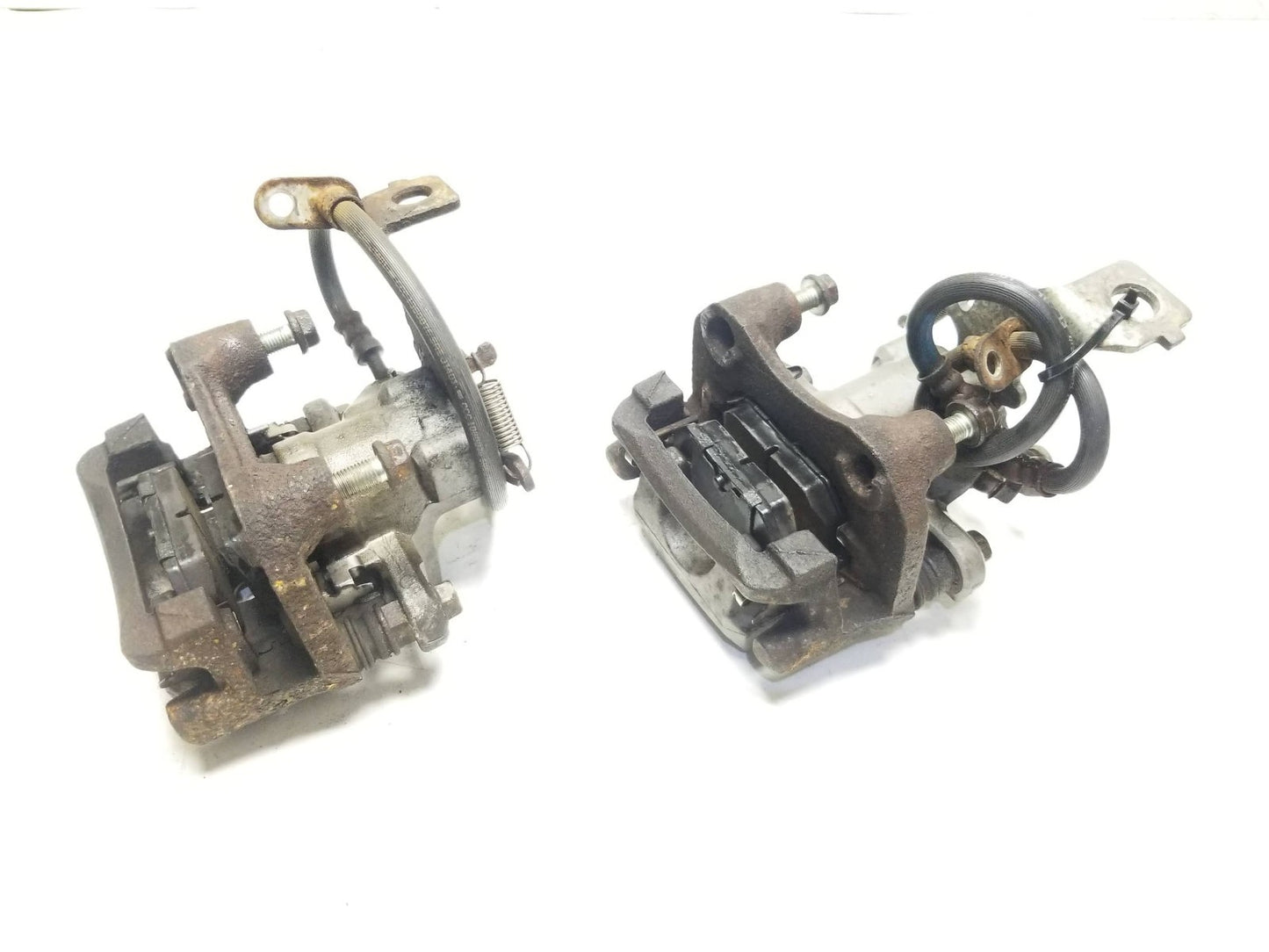 11-17 Lexus CT200h Rear Brake Caliper Left & Right Pair Oem✅