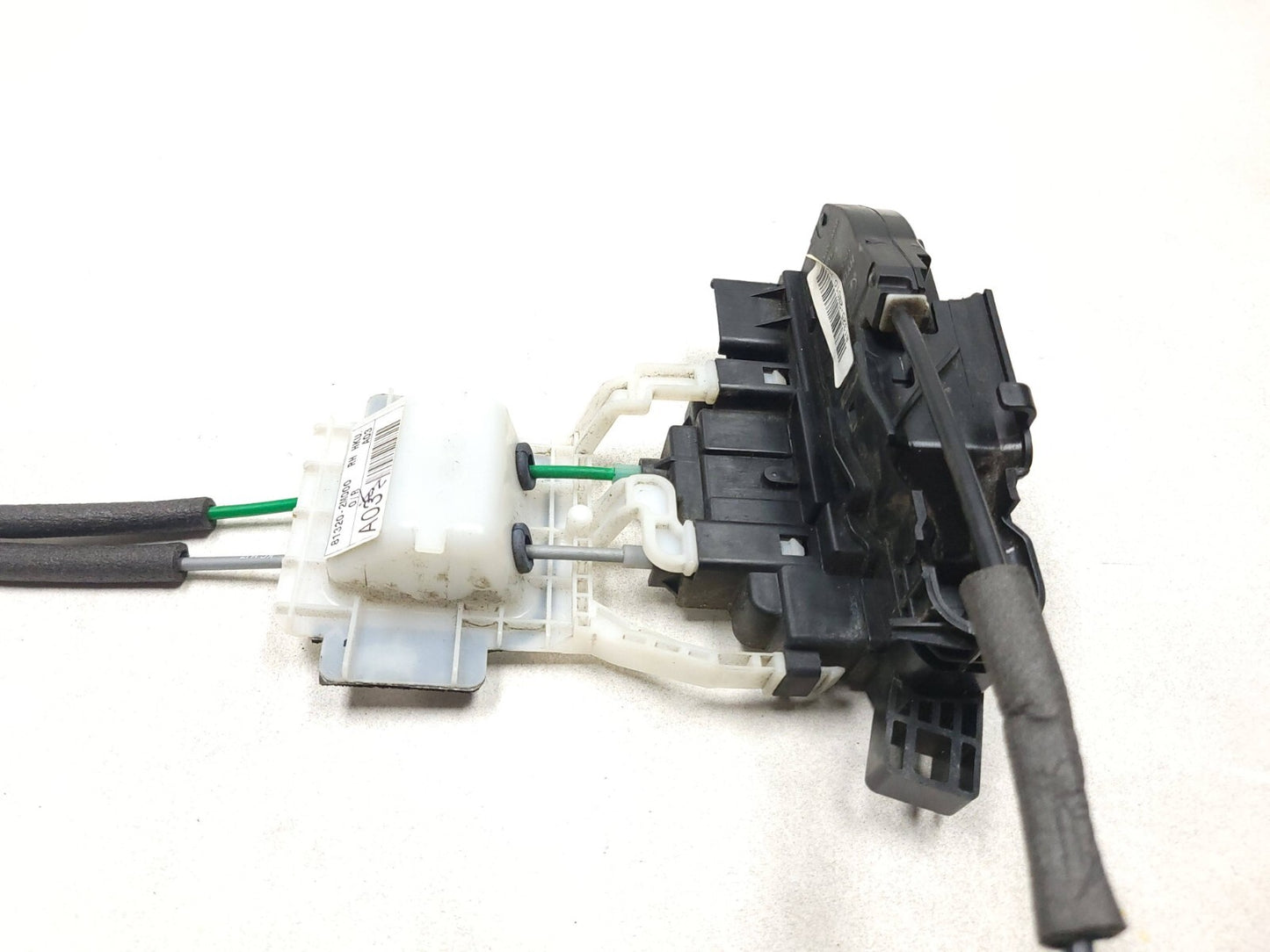 2013-2016 Genesis Coupe Door Lock Latch Actuator Right Passenger OEM