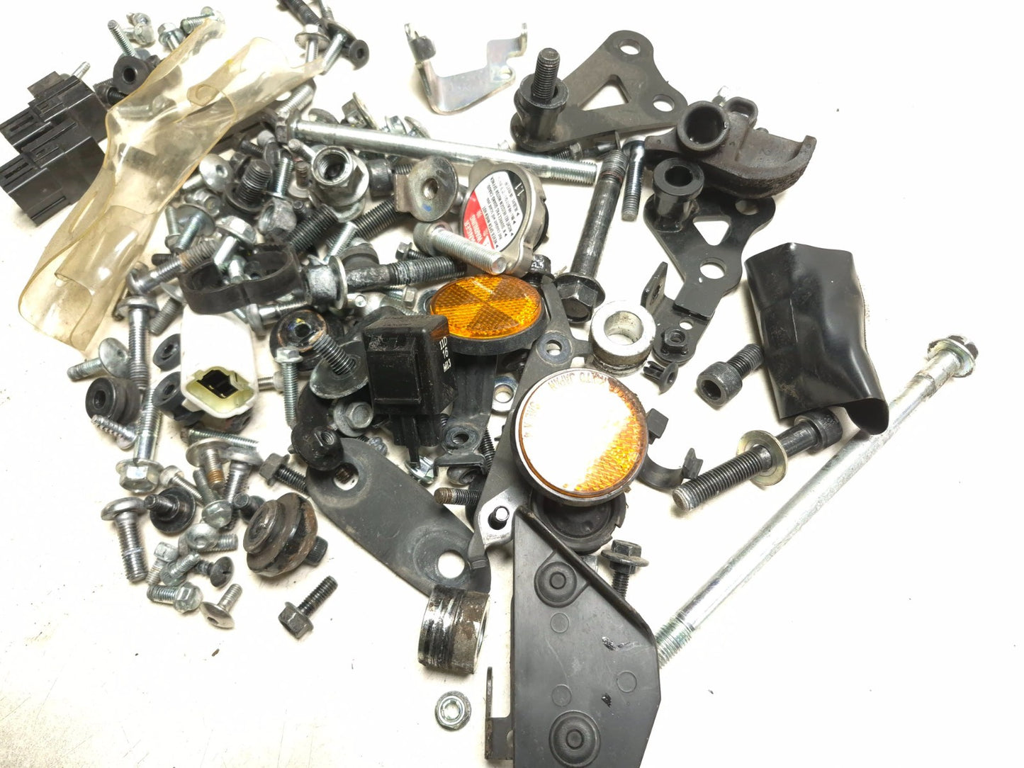 2024 Yamaha R3 Yzfr3 Misc Bolt & Hardware Bracket OEM