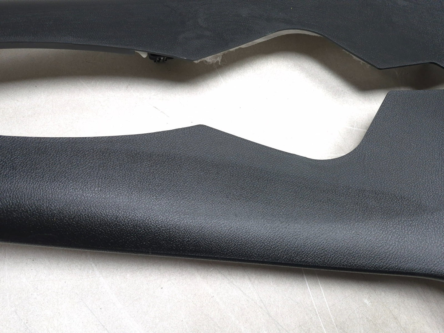 2018 Chrysler 300 Rear C Pillar Cover Trim Left & Right OEM