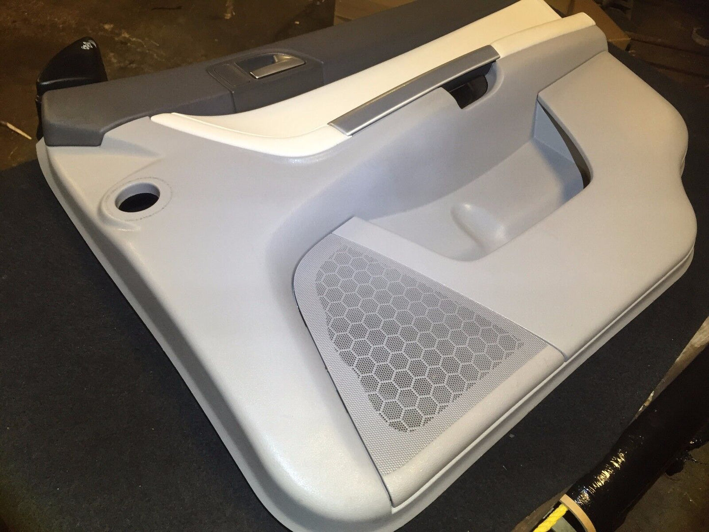 08 09 10 11 Volvo S40 Door Panel Front Passenger Right Panel Side OEM 30755293