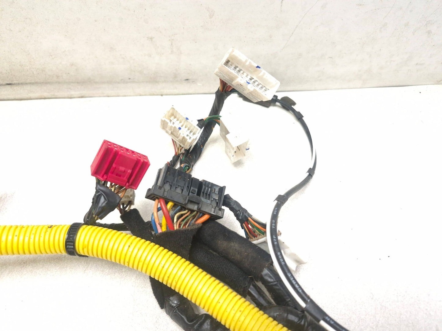 2008 Hyundai Tucson Dashboard Wire Harness W/ Relay Junction Box Assy OEM