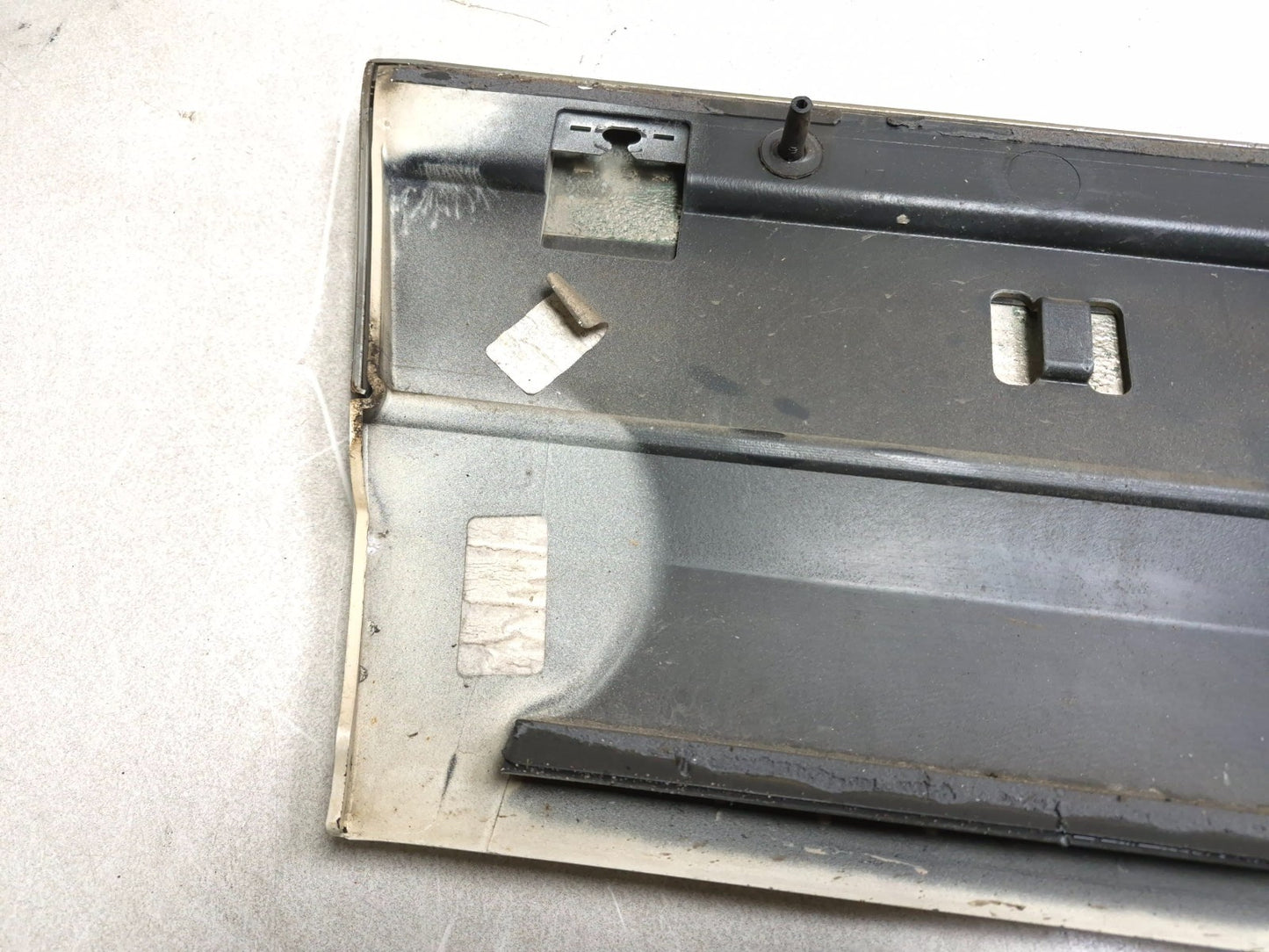 2008 Lincoln Navigator Rear Door Lower Molding Driver Side Left OEM