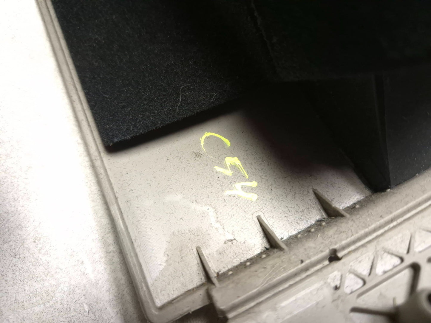2008 Lincoln Navigator Glove Box Storage Compartment OEM