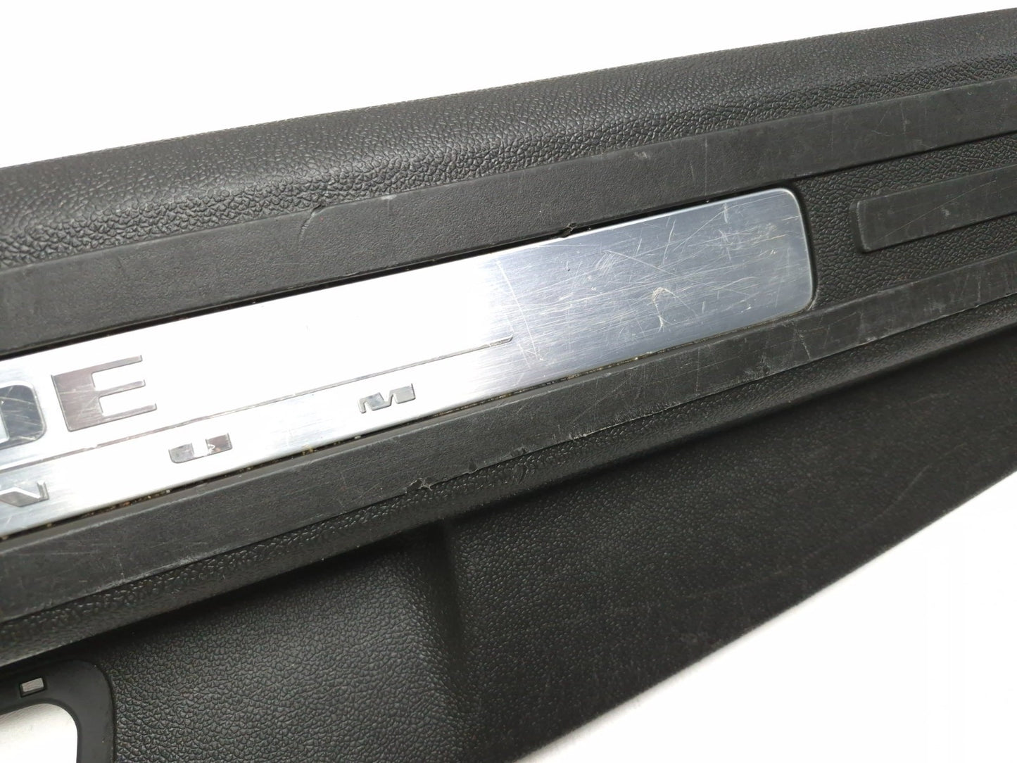 2013 Cadillac Escalade Esv Platinum Rear Trunk Sill Scuff Plate OEM