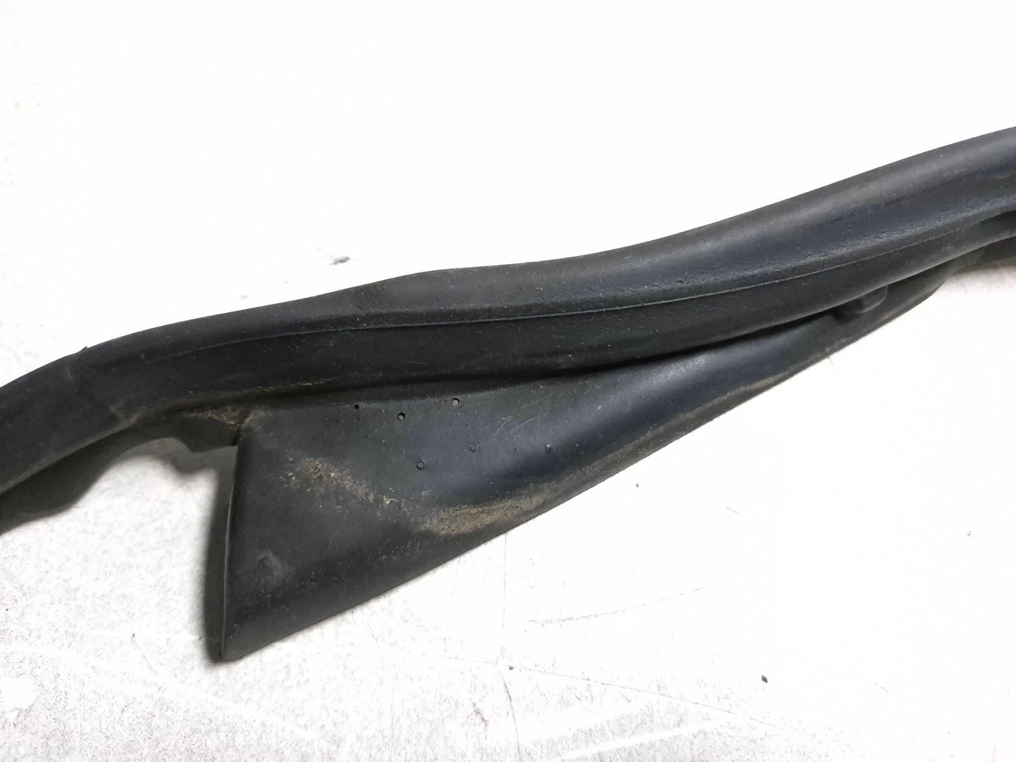 2010 Nissan Maxima Front Left Door Weatherstrip Seal OEM