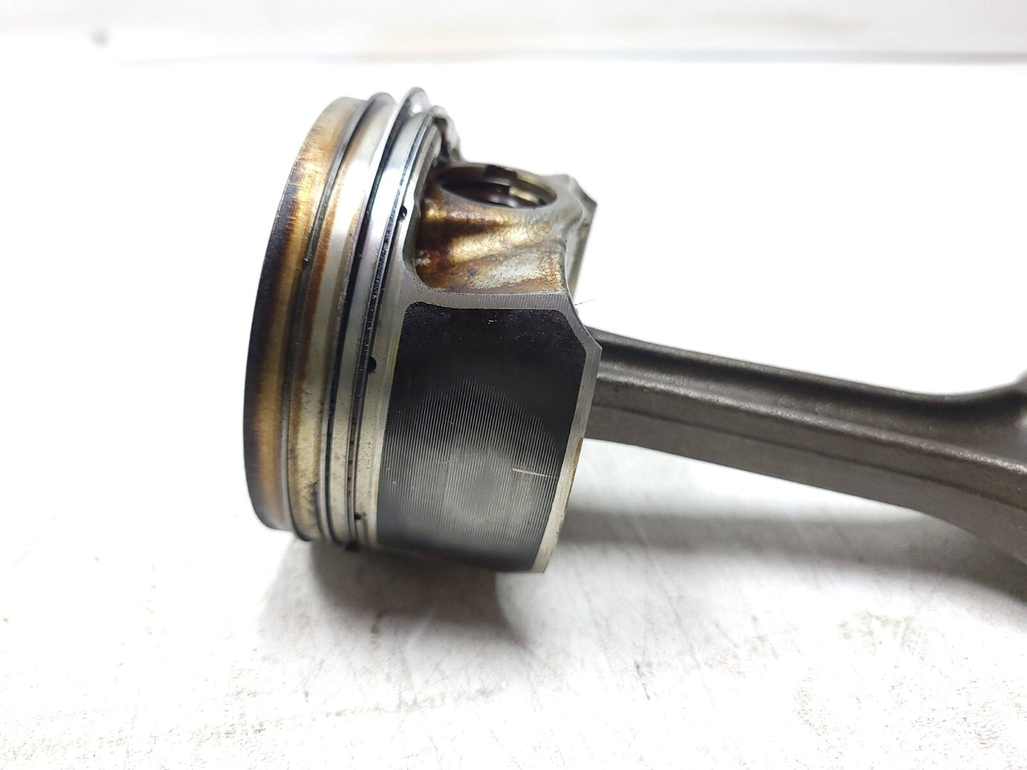 2009 Audi A4 Quattro Piston W/ Connecting Rod 4pcs  2.0t OEM