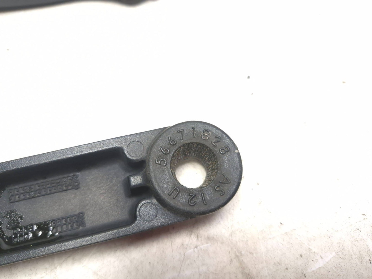 2007 Saab 9-5 Aero Windshield Wiper Arm 2pcs OEM