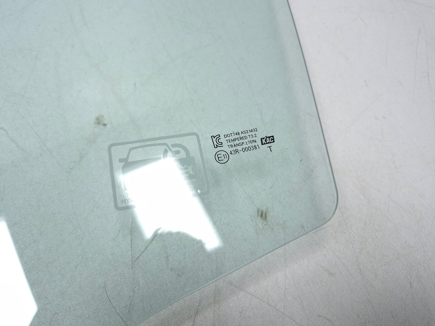 2014 Hyundai Accent Front Left Door Window Glass OEM