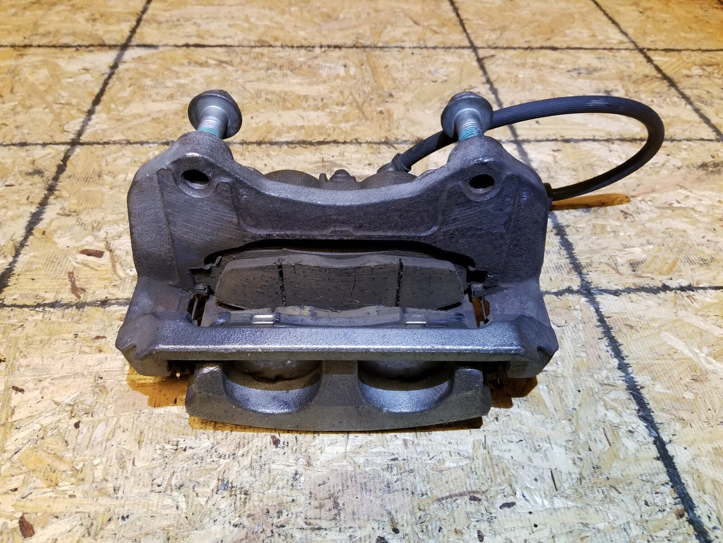 2017 Cadillac Xt5 Brake Caliper Front Driver Side Left OEM