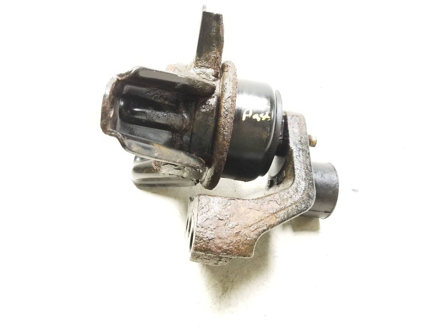 2011 - 2013 Kia Sportage AWD Engine Mount Bracket Passenger Side Right 2.4l OEM