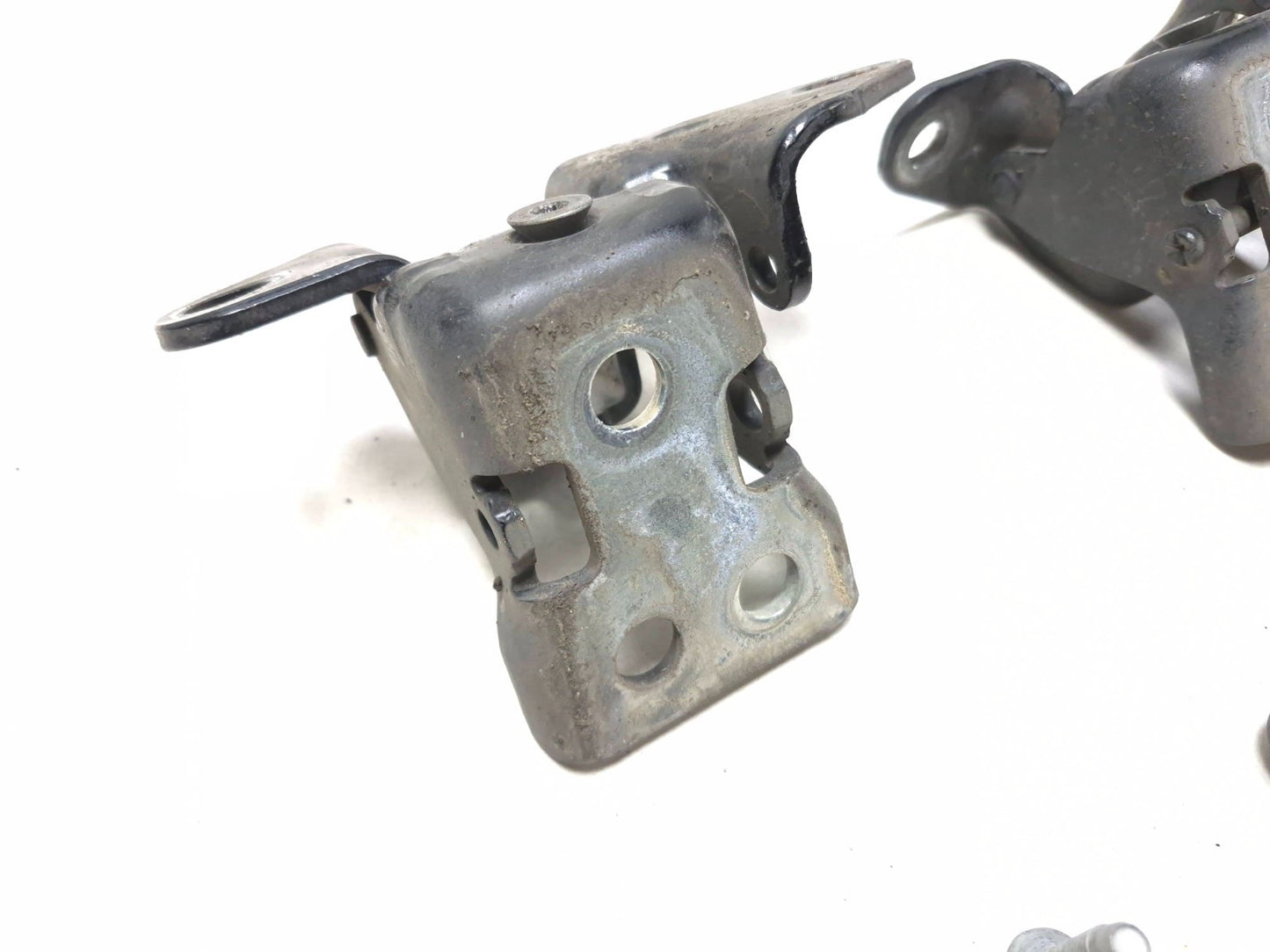 2020 Dodge Challenger Front Right Passenger Door Hinge OEM