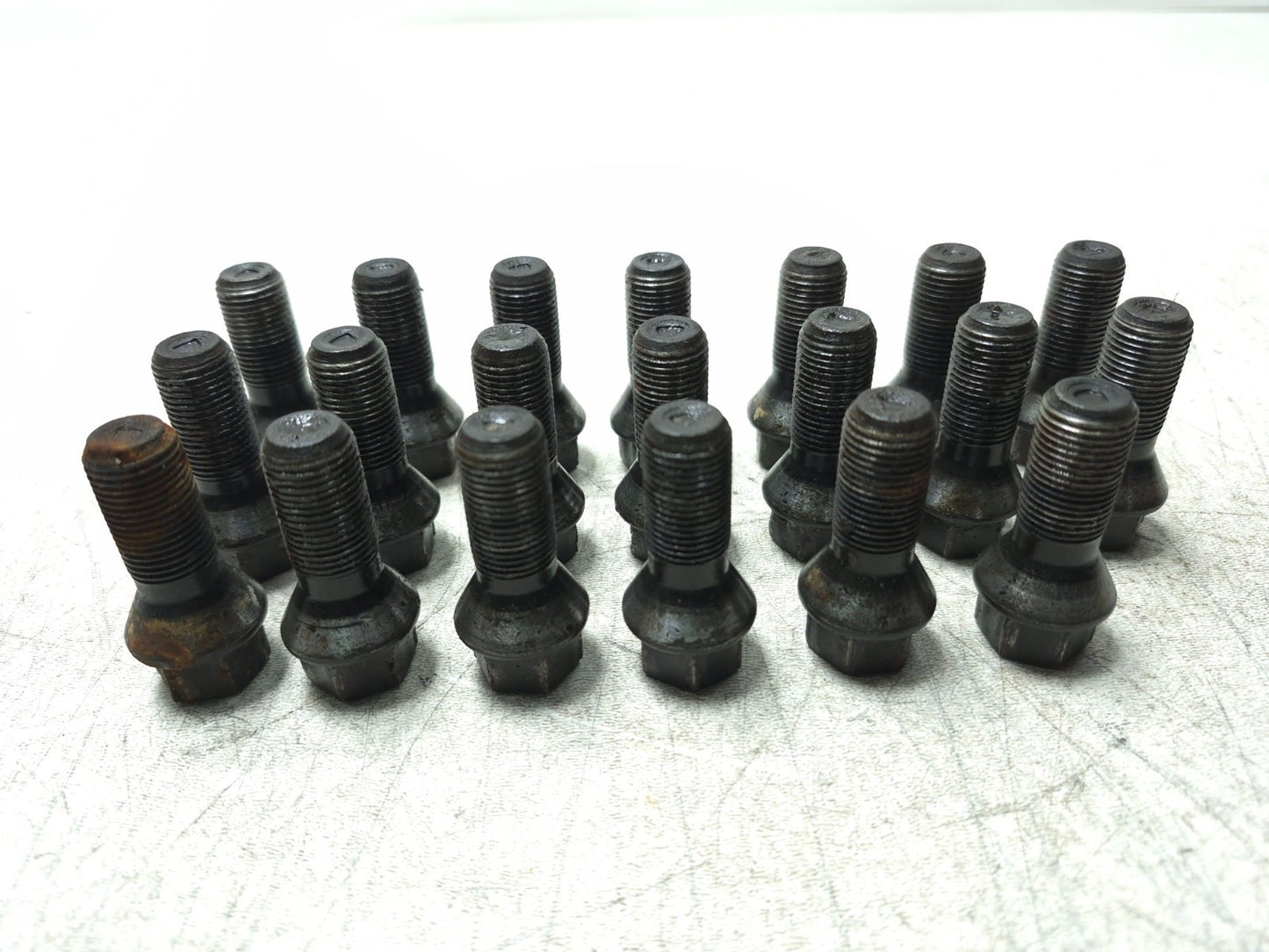 2008 BMW X6 E71 Wheel Lug Bolt 20pcs OEM