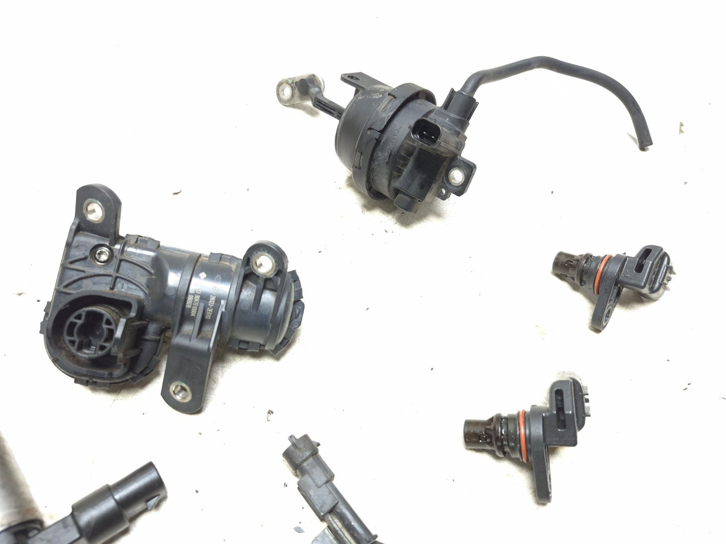 2019 Hyundai Kona 2.0l Vvt Solenoid & Intake Motor Vcm & Cam Actuator Set OEM