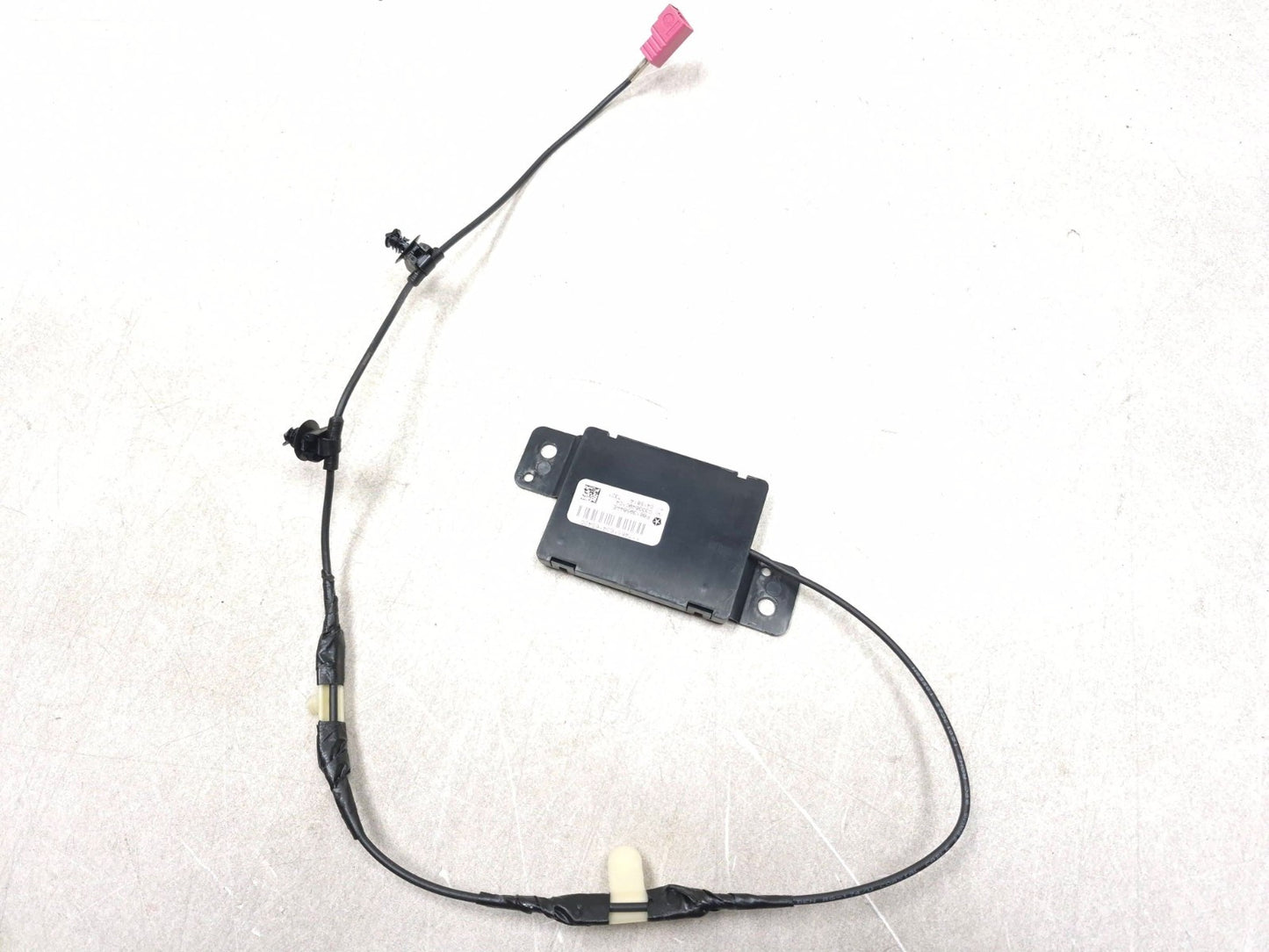 2018 Chrysler 300 Limited AWD Antenna Remote Start Keyless Module OEM