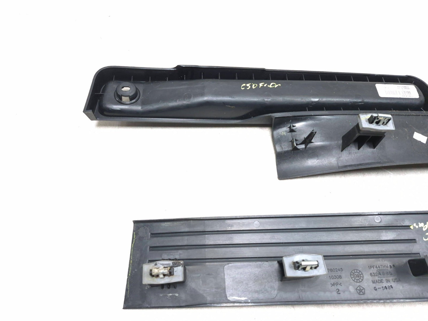 2013 Dodge Grand Caravan Front Door Sill Scuff Plate Left & Right Pair Oem✅