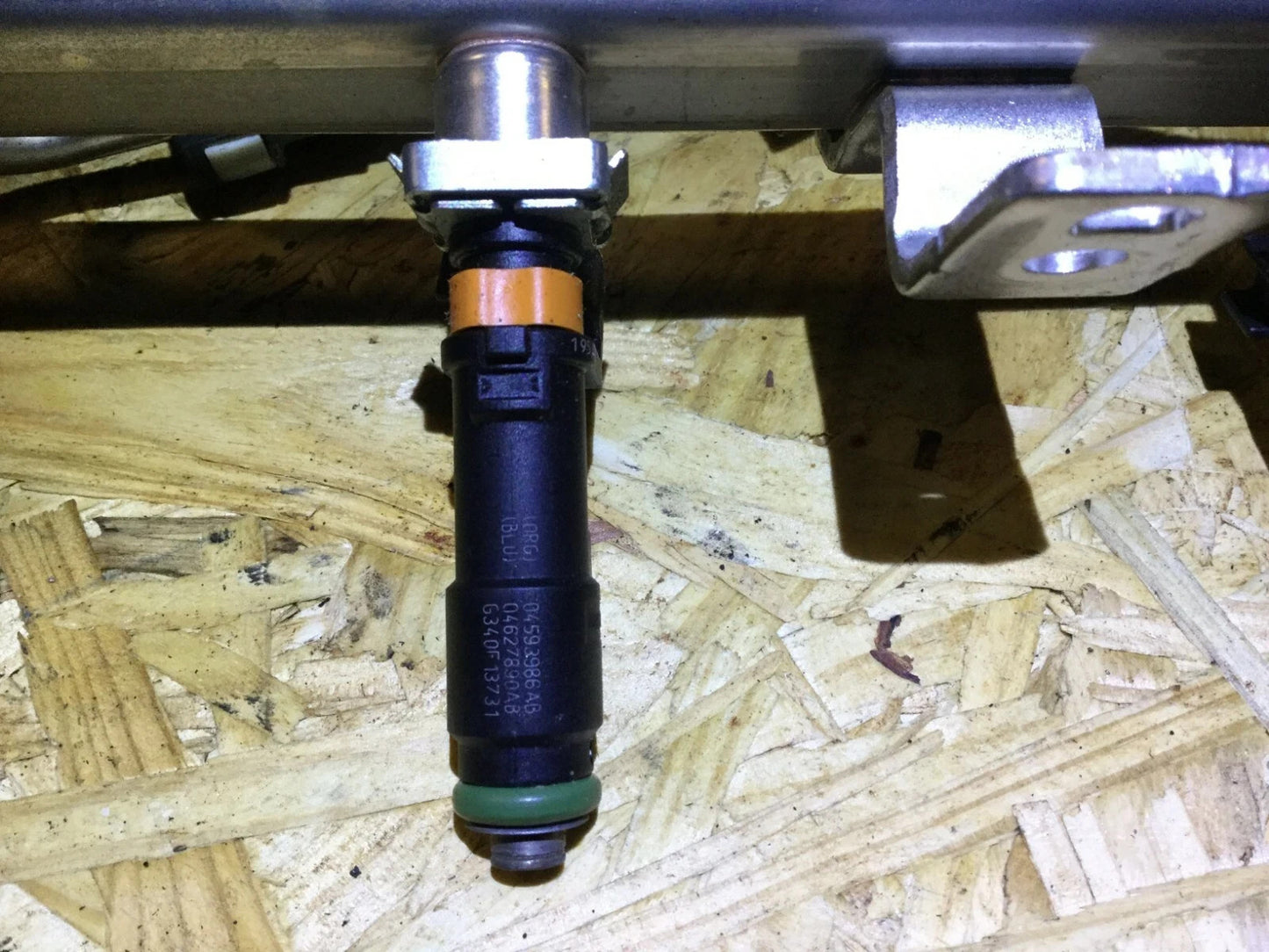 2016 Jeep Renegade Fuel Rail & Injectors 2.4l OEM