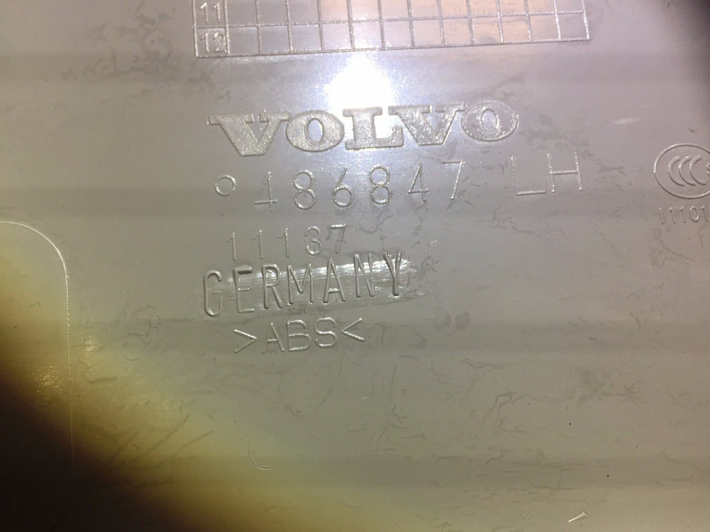 05 06 07 08 09 10 11 Volvo S40 Left Driver Side Lower B Pillar Cover OEM