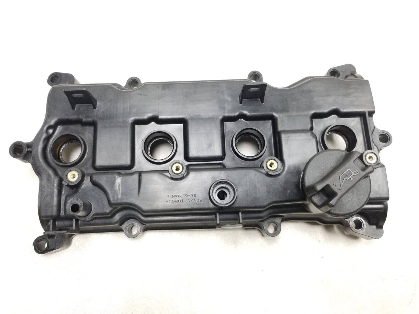 2013 - 2017 Nissan Rogue Engine Valve Cover OEM